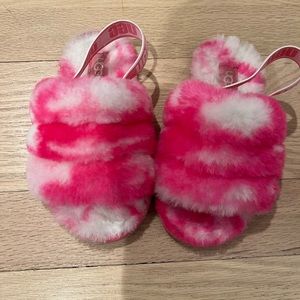 Toddler pink ugg slippers 10